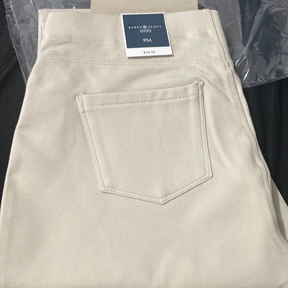 Look at the picture for details - Picture 4 of 4